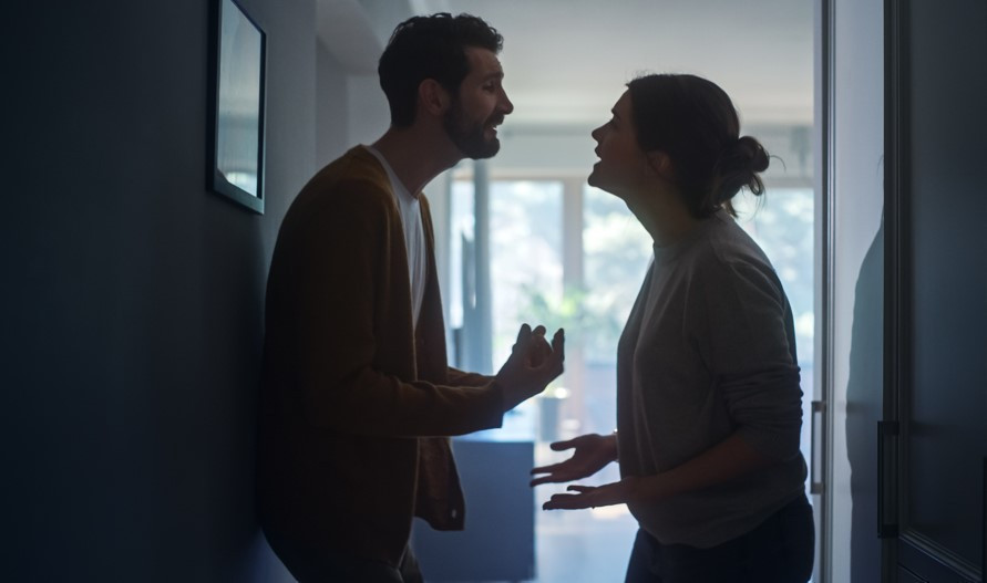 Uzman isim uyardı: Eşe ekonomik şiddet tazminat nedeni