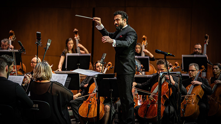 Eldar Mansurov’un ‘Senfonik Gravürler’ eseri AKM’de sahnelendi