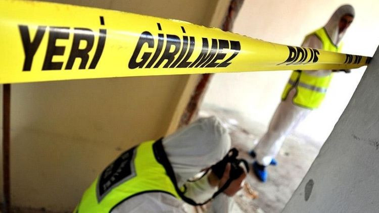 Eşin ve kızını öldürerek yaşamını kurtuldu