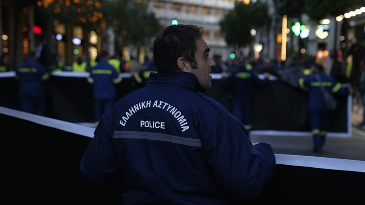 Yunan albay casusluktan tutuklandı