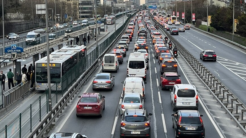 İstanbul’da bazı yollar yarın trafiğe kapatılacak