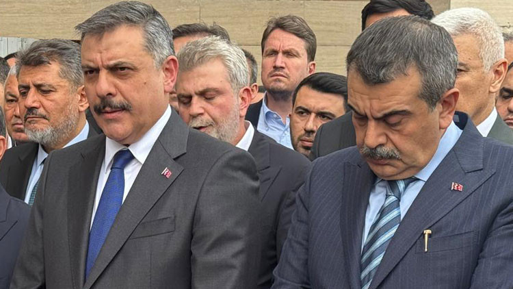 Valiler ve İmamöveler Konuşmak için İçişleri Bakanı Mustafa Çiftçi Mevcut