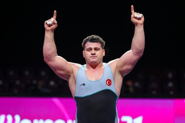 RIZA KAYAALP KİMDİR? Milli güreşçi Rıza Kayaalp kaç yaşında, nereli? 13’üncü kez Avrupa şampiyonu oldu! İşte Rıza Kayaalp’in biyografisi ve hayatı!