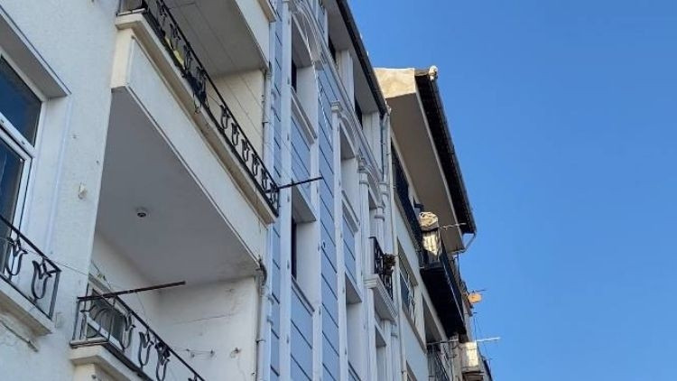 Fatih’teki bir otelde Alman turistin sır ölümü… Bir bakkaldan yardım istemiş