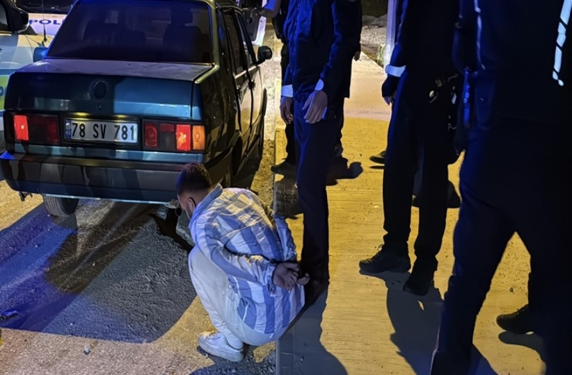 ‘Dur’ ihtarına uymayan ehliyetsiz alkollü sürücüye 446 bin TL ceza